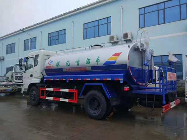 5-Ton Water Sprinkler Truck: Spray Functions, Range & Price Factors