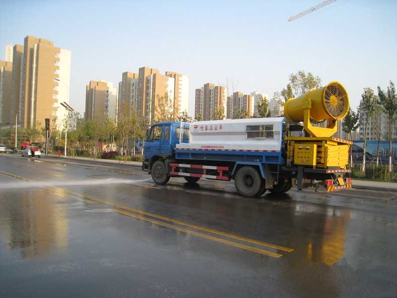 China Sprinkler Truck Price Guide: Capacity, Chassis &amp; Features