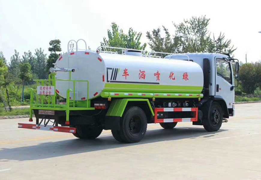 Dongfeng Furika 9.2 cubic meter water sprinkler truck (National VI emission standard)