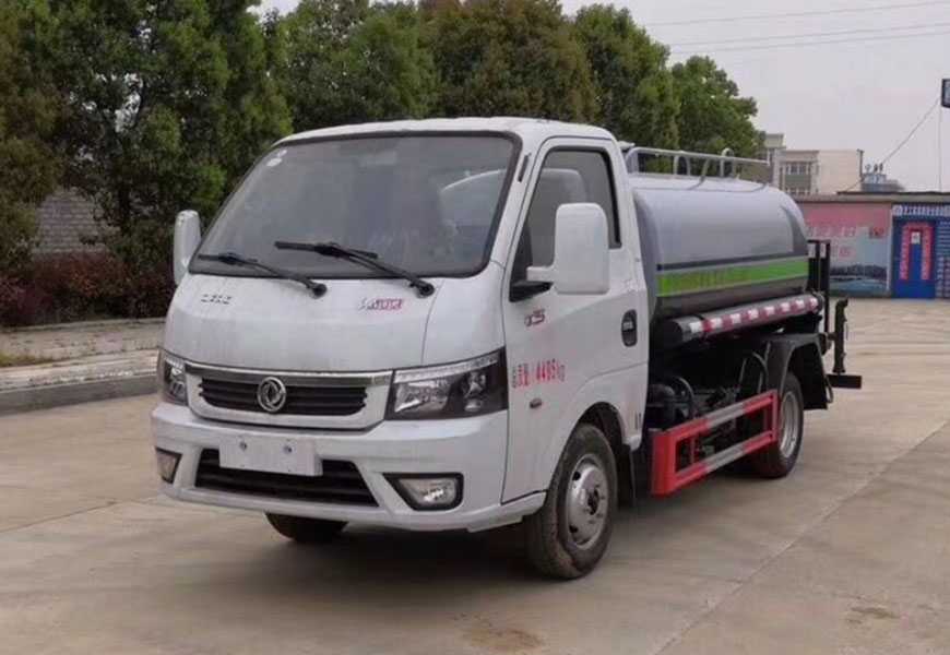 Dongfeng Tuyi 3-cubic-meter blue-plate greening sprinkler truck (National VI emission standard)